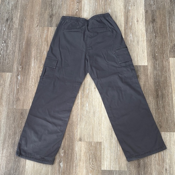 Hollister Women's Gray Cargo Pants - Picture 4 of 4